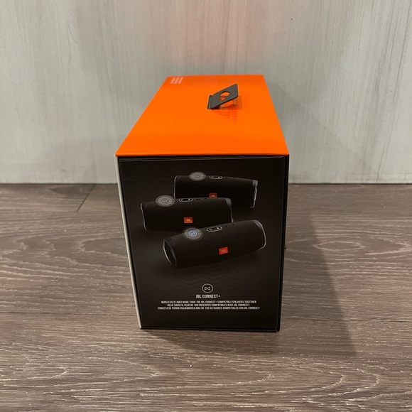 JBL Charge 4 - Portable Bluetooth speaker - Black - Picture 3 of 5